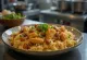 Kabsa patiekta su migdolais ir razinomis