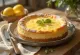Vokiškas varškės tortas su švelniu įdaru, apibarstytas cukraus pudra