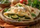 Patiekta piadina su bazilikų kremu ir grįstomis cukinijomis