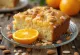 Supjaustytas ir patiektas apelsininis migdolų tortas