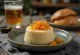 Patiekta panna cotta su alumi