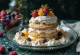 Tortas su morengais papuoštas vaisiais